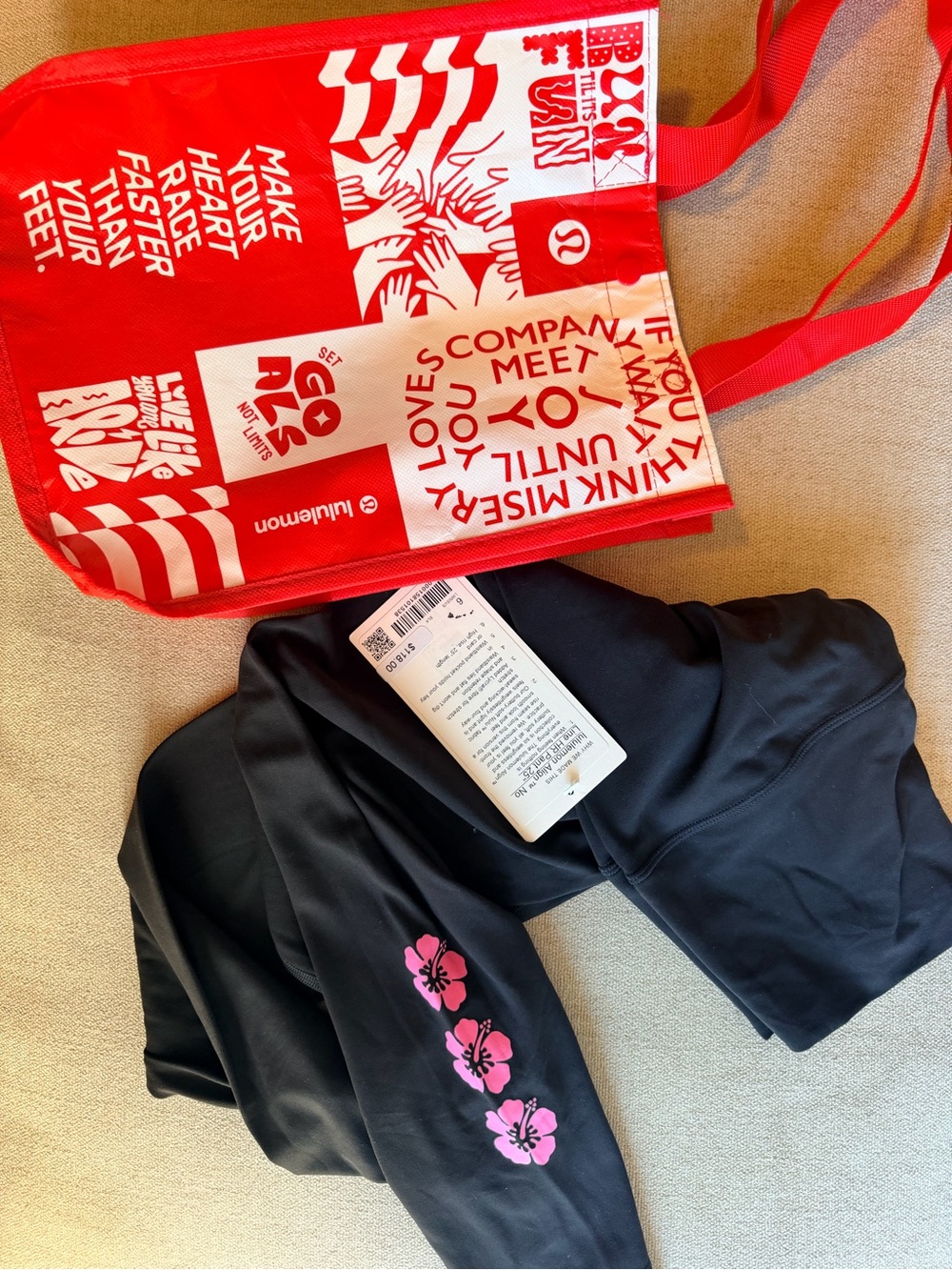 NWT Lululemon Align No Line HR Pant Maui edition size 6 pink hibiscus flowers